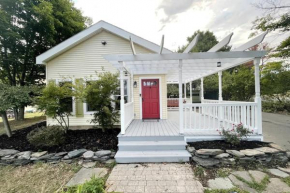 Bright, Airy Home in Hudson!